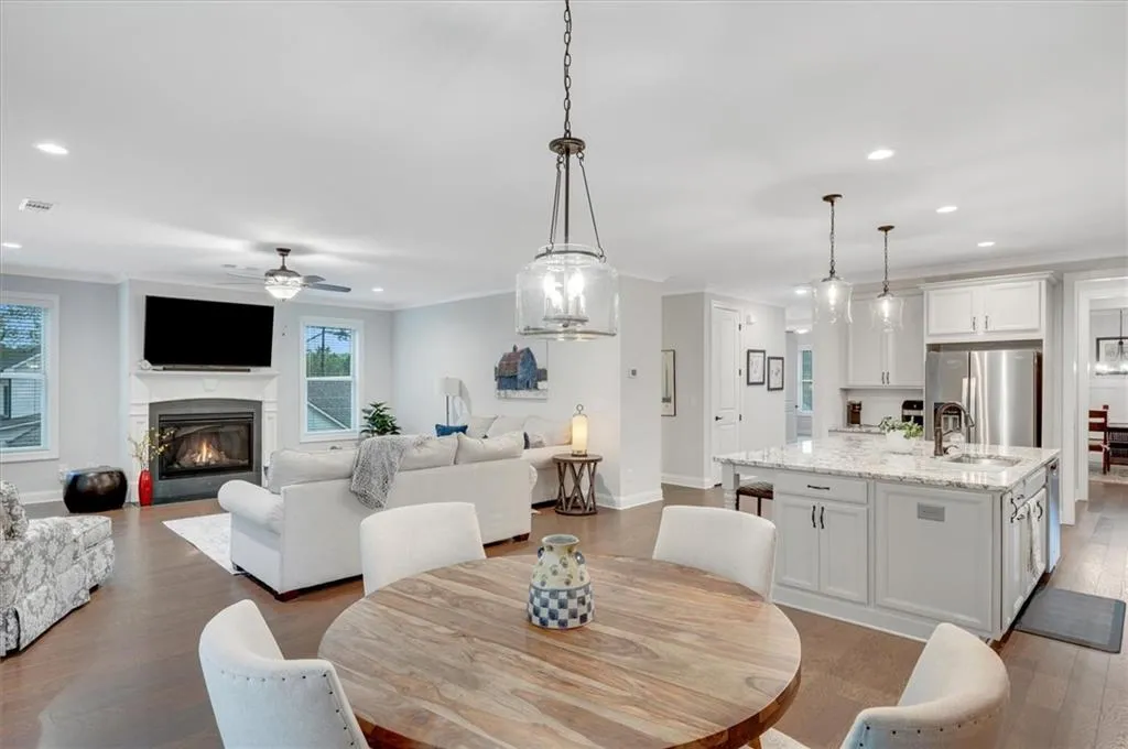 Acworth, Georgia 30101, United States, 3 Bedrooms Bedrooms, ,4 BathroomsBathrooms,Residential,Active,104702