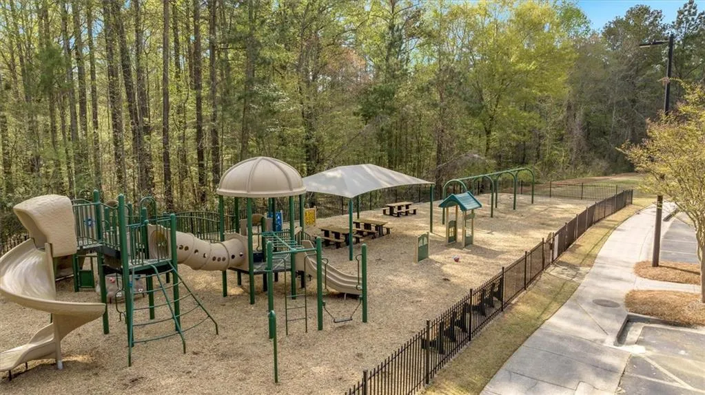 Acworth, Georgia 30101, United States, 3 Bedrooms Bedrooms, ,4 BathroomsBathrooms,Residential,Active,104702