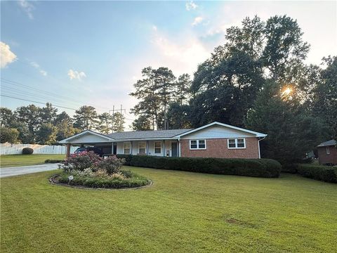 Photo of 1733 Rhonda Lane Ln, Stone Mountain, GA 30087 (MLS # 7657337)