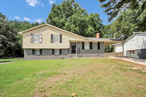 Homes For Sale - 139 Caldwell Drive<br/> Hampton, GA 30228