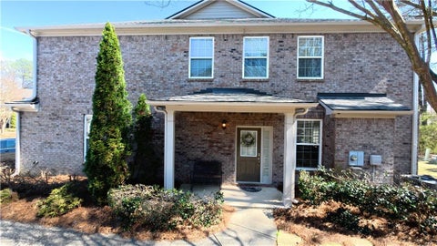 Townhouse For Sale - 3192 Brockenhurst Drive<br/> Buford, GA 30519