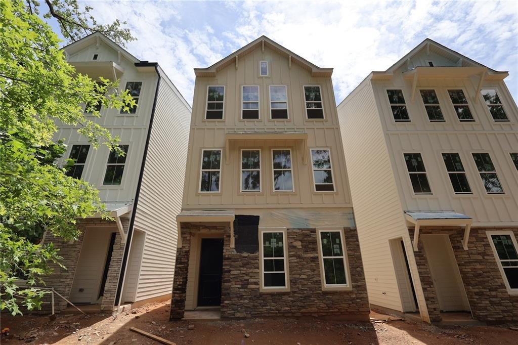 Photo 1 of 10 — 646 Memphis Drive, Scottdale, GA 30079
