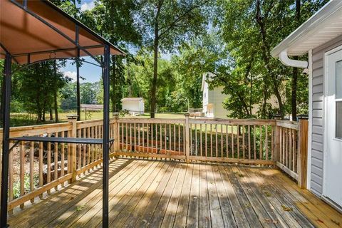 A home in Powder Springs