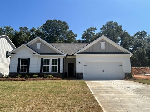 195 Annie Lane Statham GA 30666