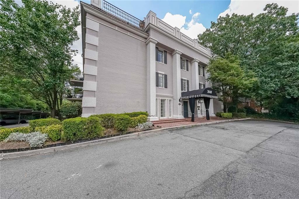 3648 Peachtree Road 4S