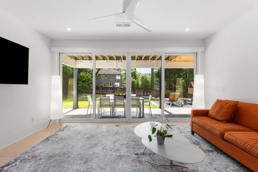 2385 Nesbitt Drive