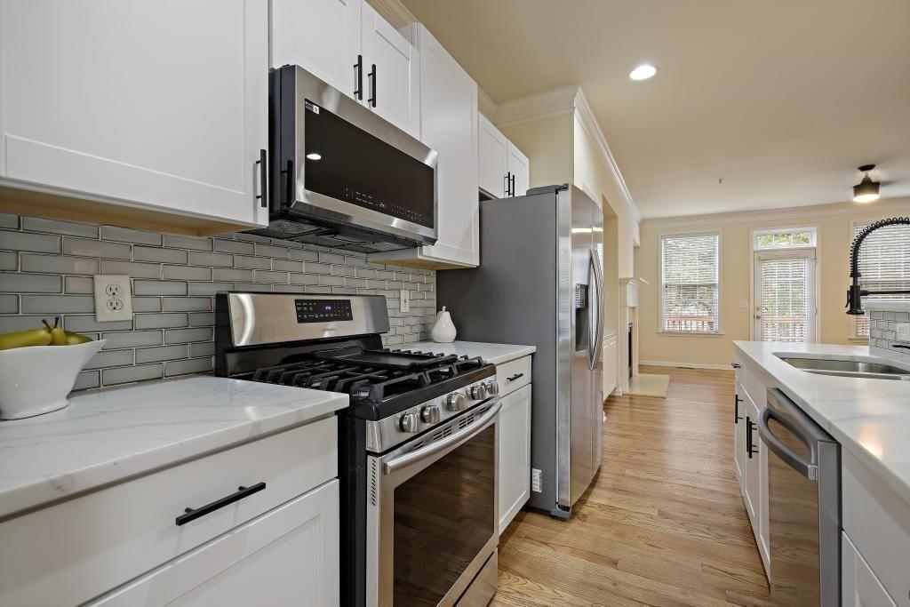 403 Iona Abbey Court SE