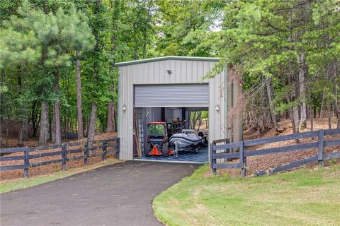 A home in Dahlonega