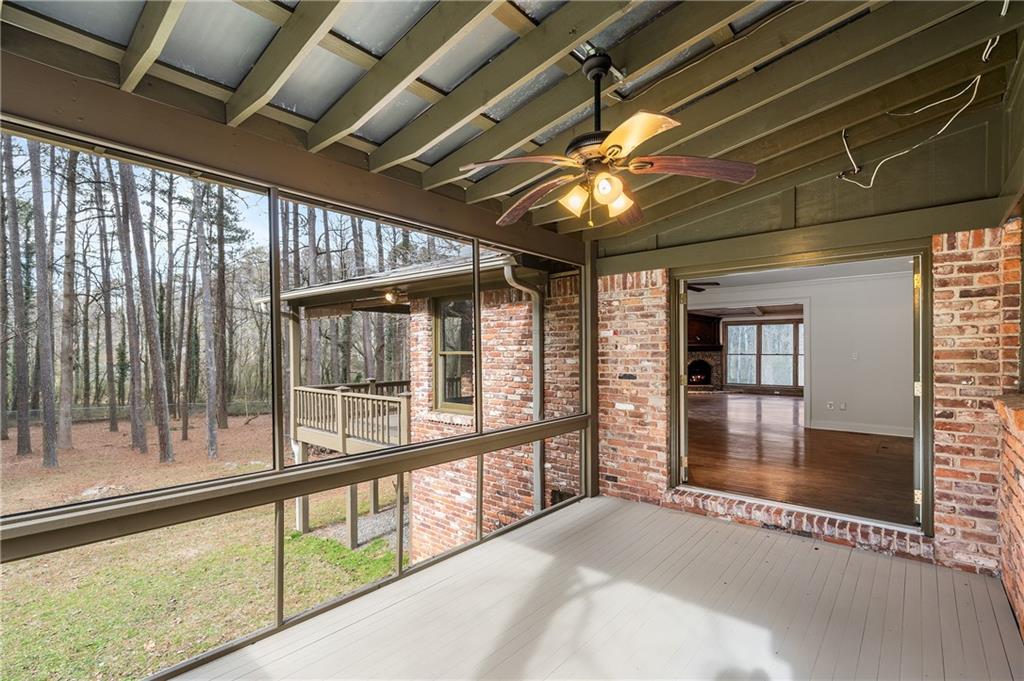 2468 Ridgeway Drive, Atlanta, Georgia image 17