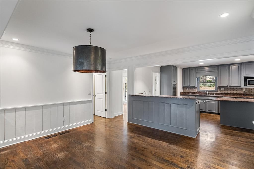 2468 Ridgeway Drive, Atlanta, Georgia image 13
