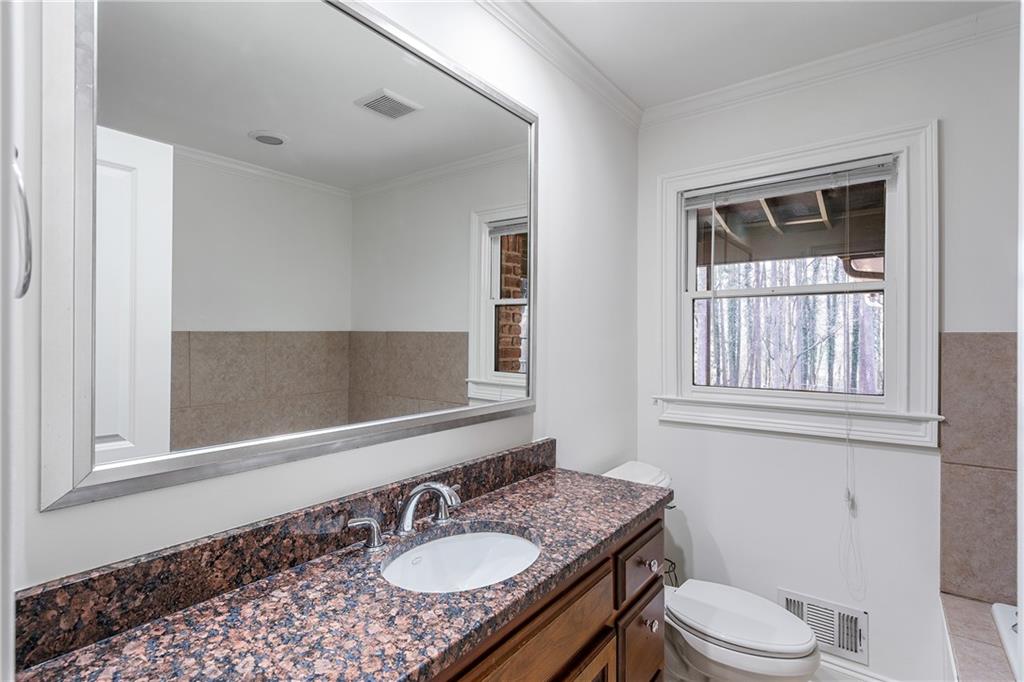 2468 Ridgeway Drive, Atlanta, Georgia image 25