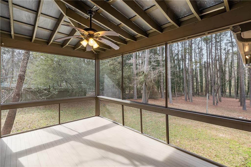 2468 Ridgeway Drive, Atlanta, Georgia image 16