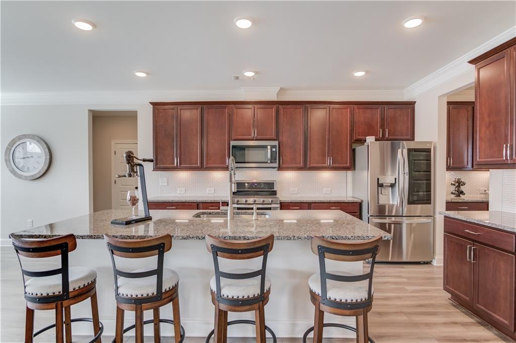 6837 Benjamin Drive, Flowery Branch, Georgia image 4