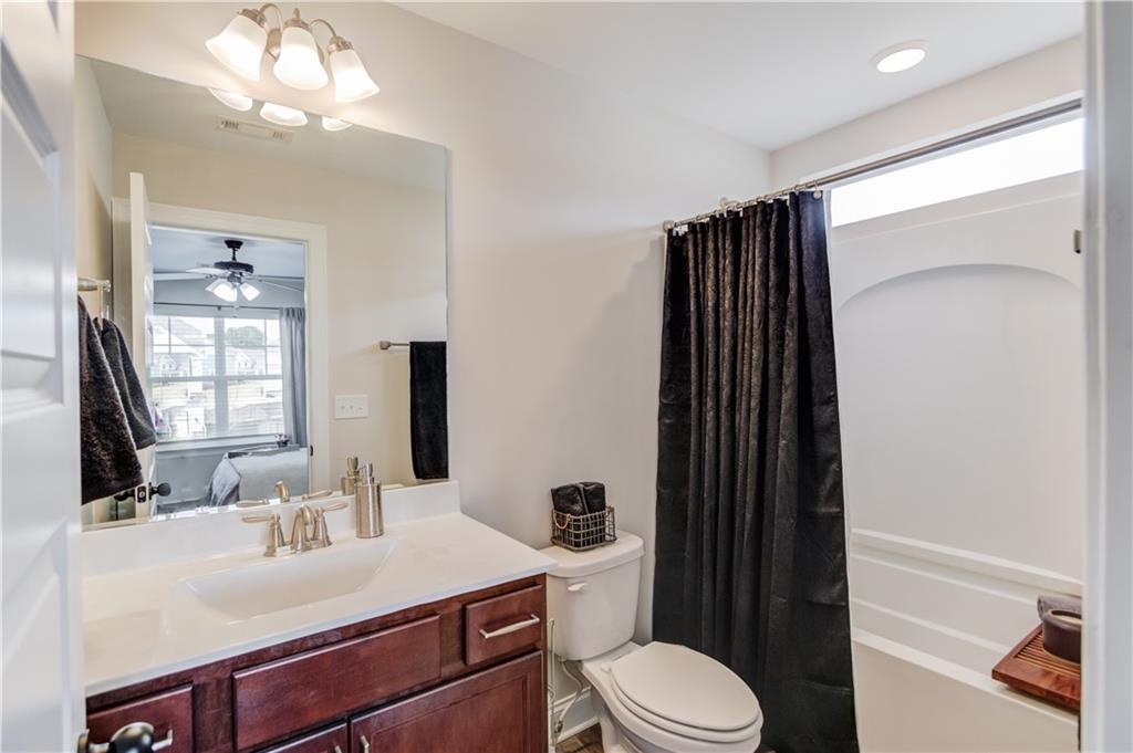 6837 Benjamin Drive, Flowery Branch, Georgia image 40