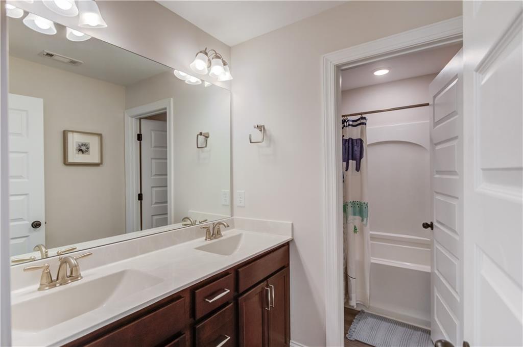 6837 Benjamin Drive, Flowery Branch, Georgia image 47