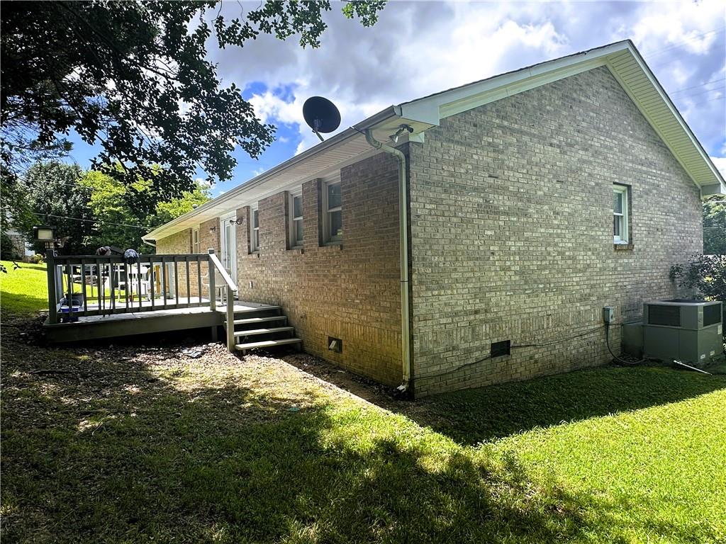 102 Lindsey Court NE