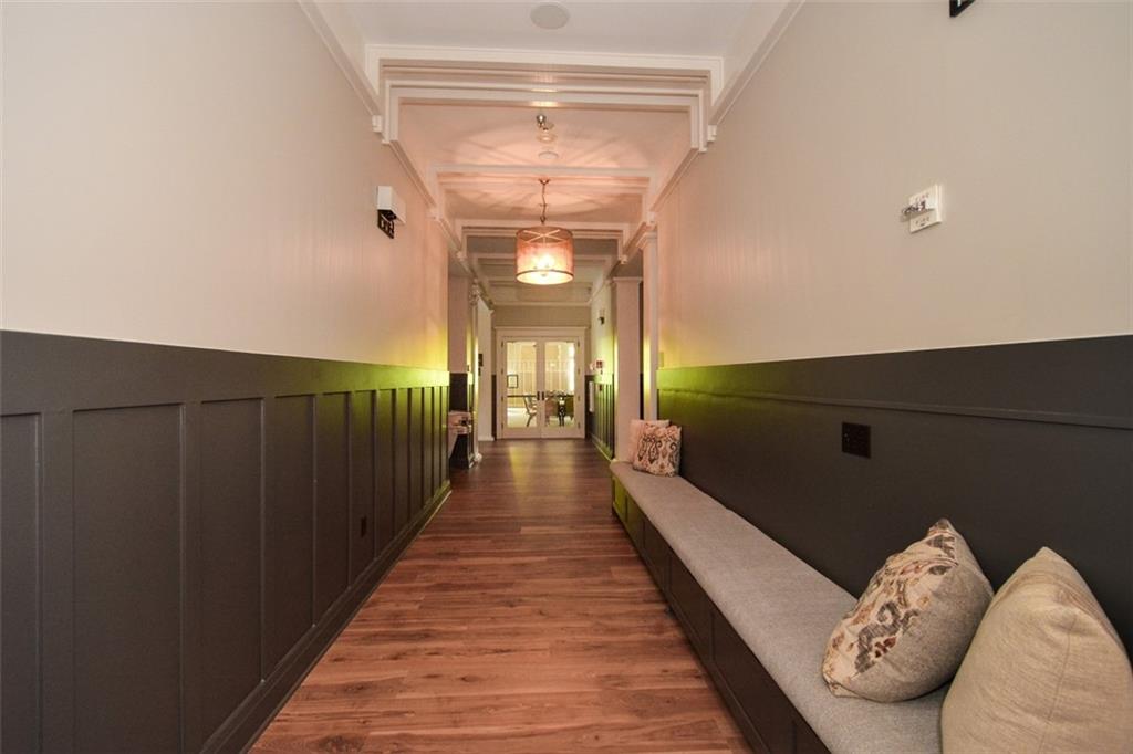 Soleil Laurel Canyon - Residential