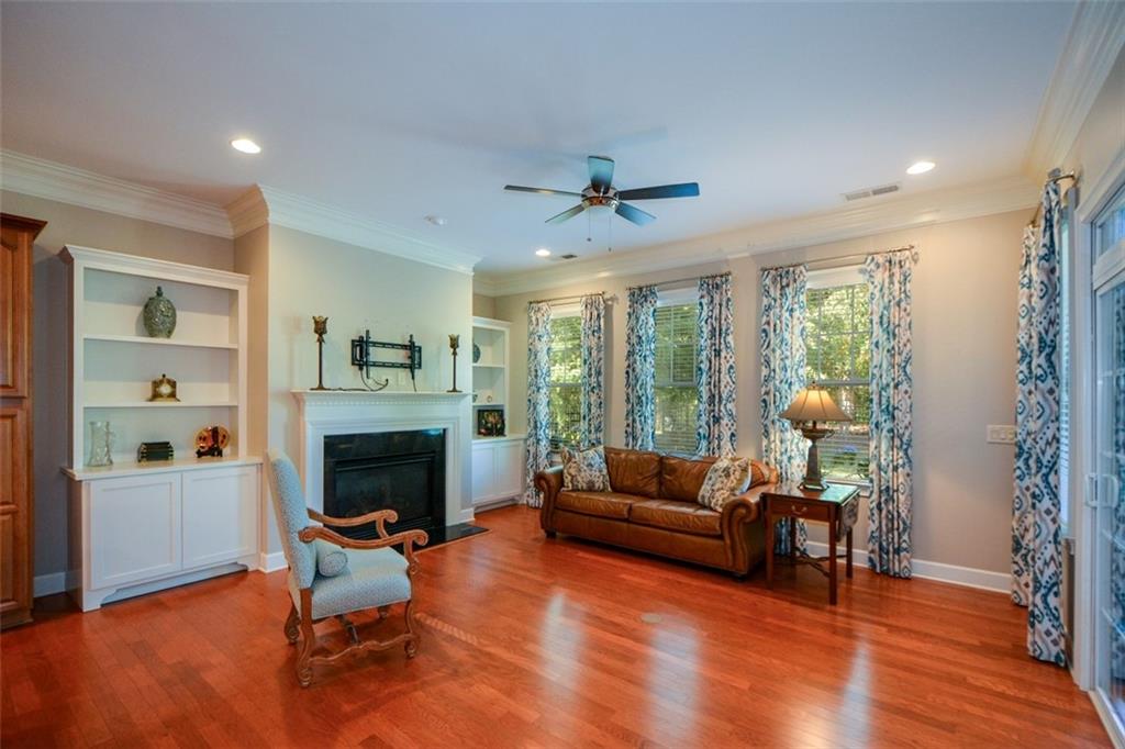 Soleil Laurel Canyon - Residential