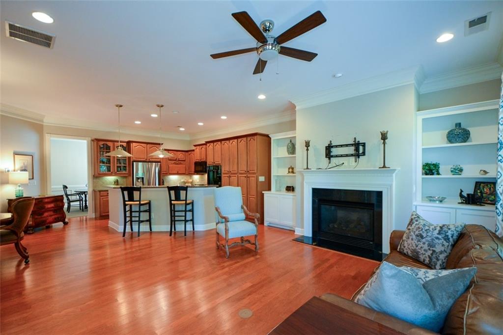 Soleil Laurel Canyon - Residential