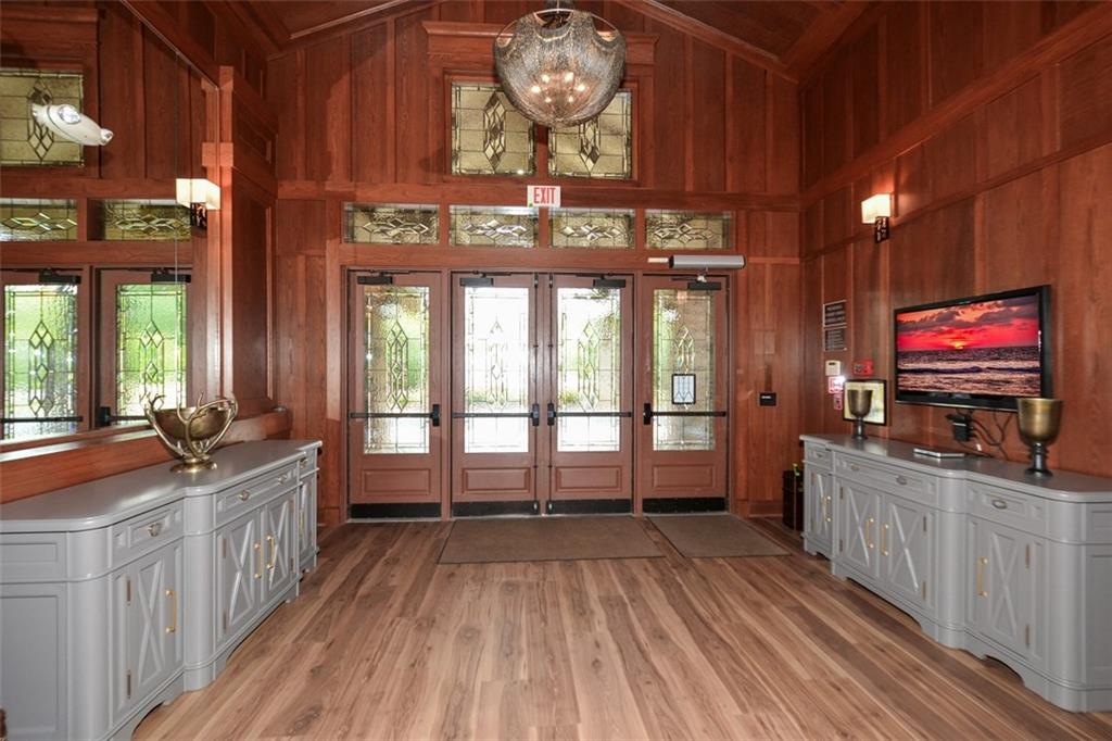 Soleil Laurel Canyon - Residential