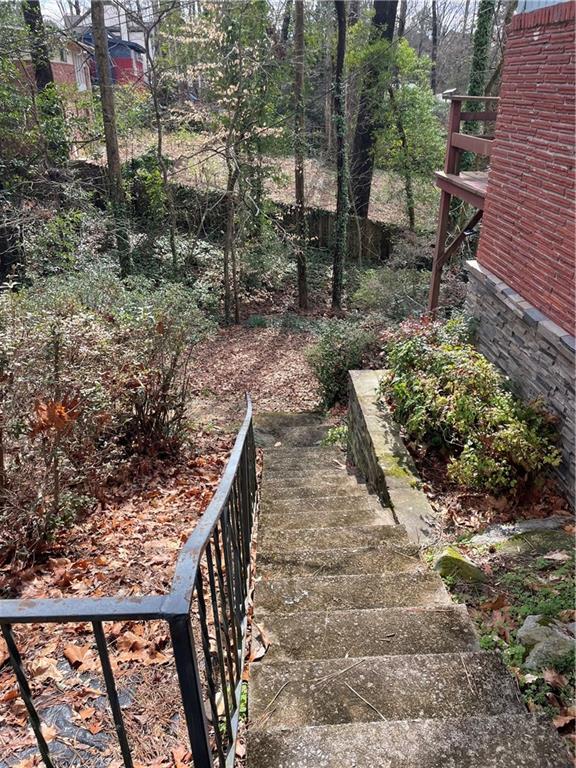 2506 Wawona Drive NE