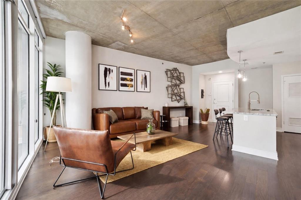 44 PEACHTREE Place NE 1030