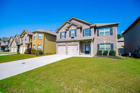 A home in Fairburn