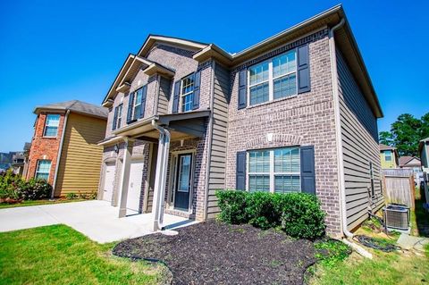 A home in Fairburn