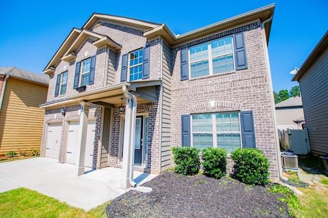 A home in Fairburn