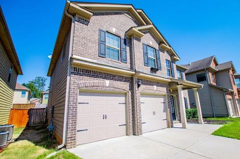 A home in Fairburn