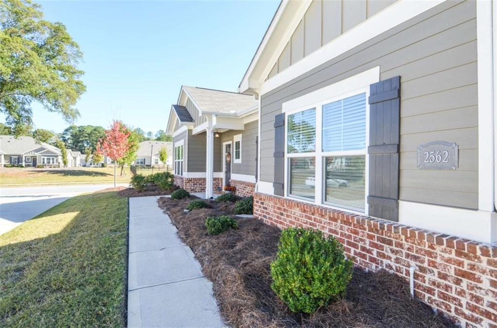 2562 Rathburn Circle