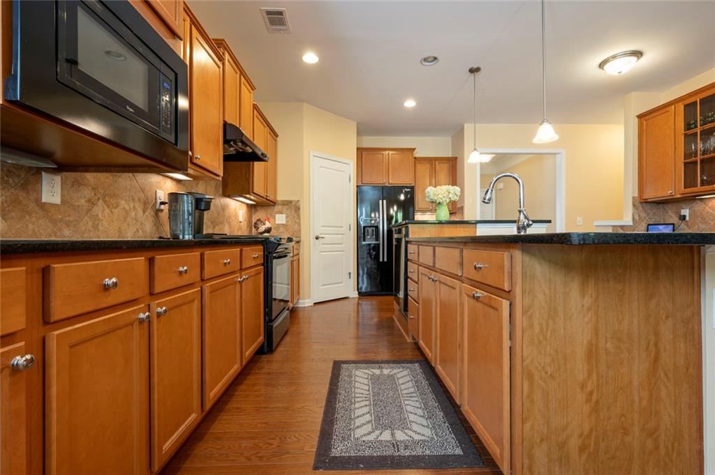 2904 Goldfinch Circle