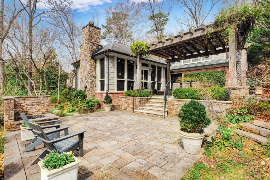 366 Blackland Road NW