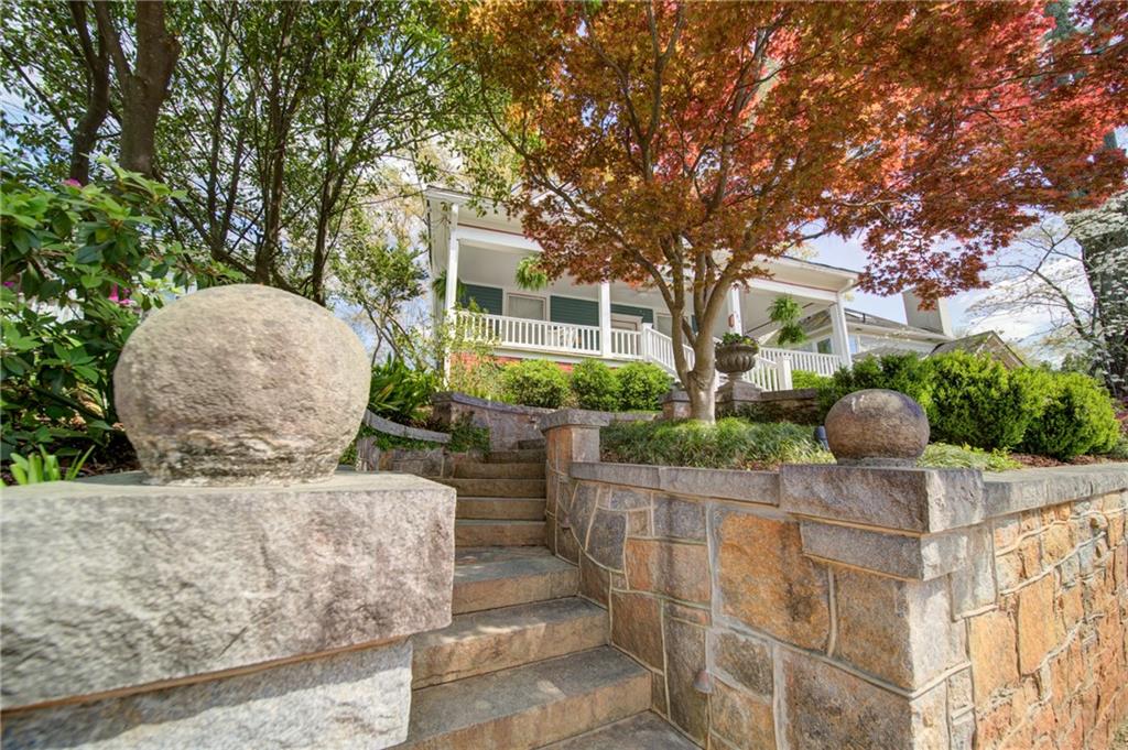 484 Broyles Street SE