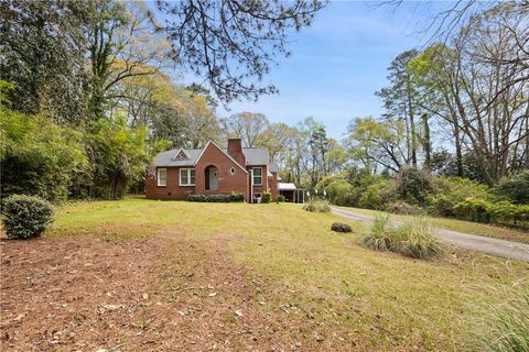 Homes For Sale - 127 Strickland Street<br/> Fairburn, GA 30213