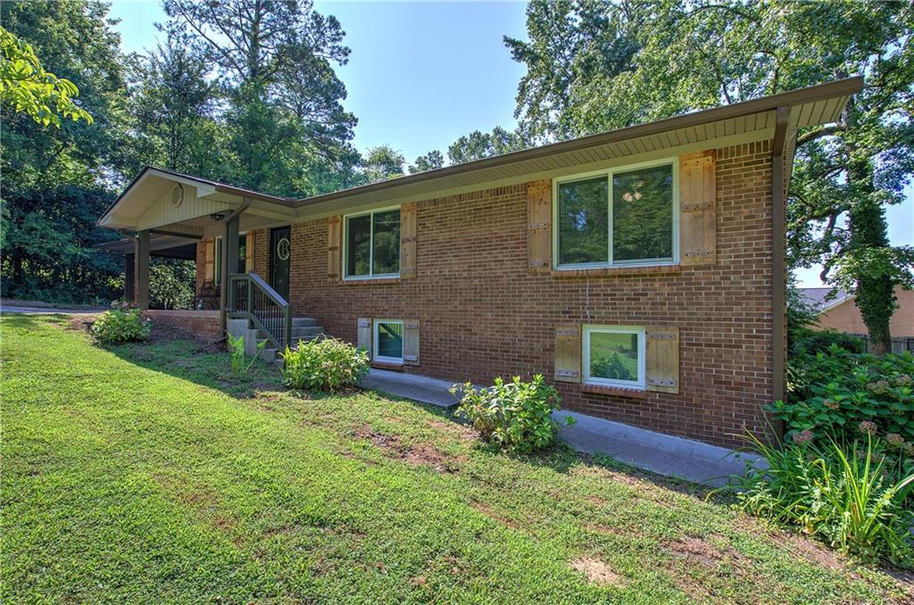 210 Blackwood Place, Calhoun, Georgia image 2