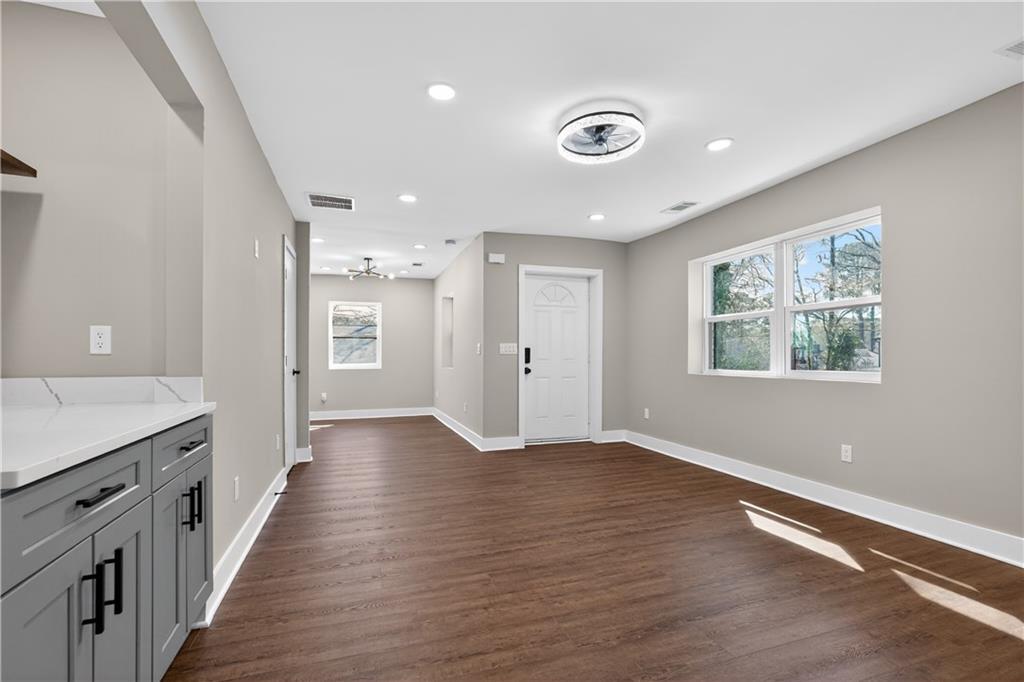 1528 Willowbrook Drive SW