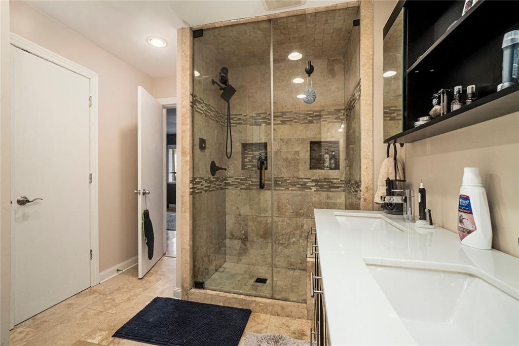 3501 Roswell Road NE 211