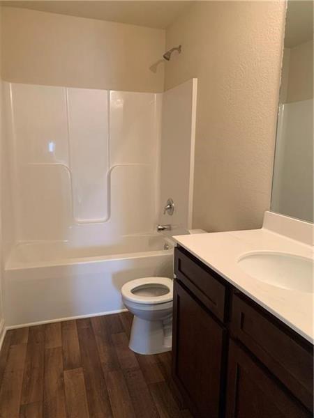 960 Walnut Creek Circle