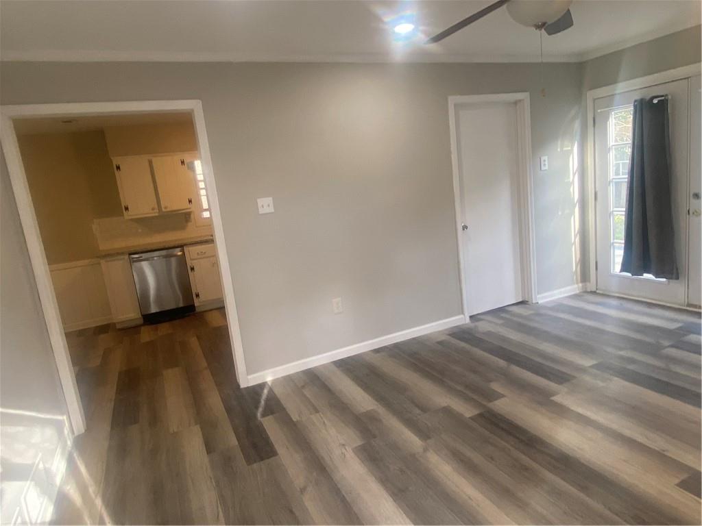 1905 robinhill Court