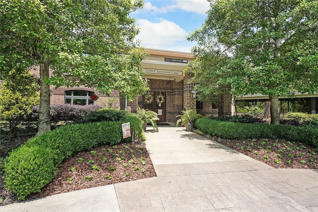 1800 Clairmont Lake 213