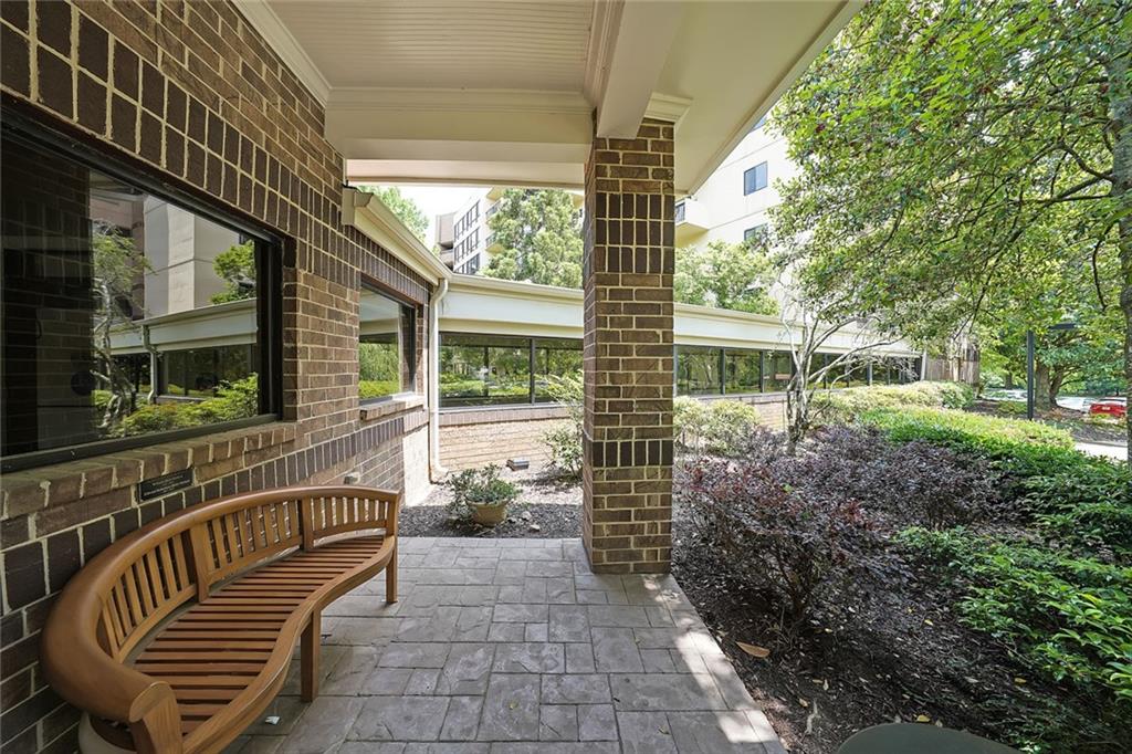 1800 Clairmont Lake 213