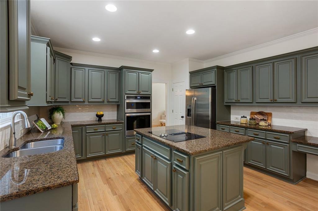 5202 Forest View Trail SE