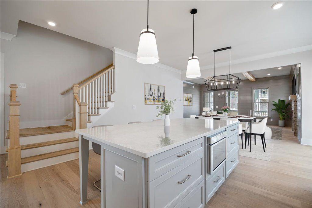 2035 Village Walk