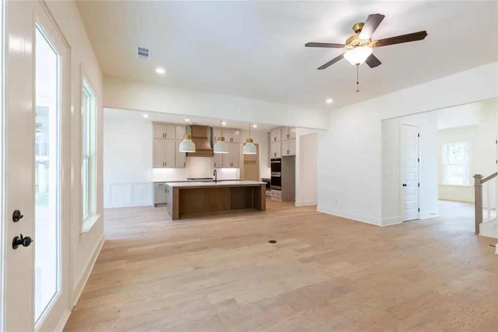 Cumming, Georgia 30028, United States, 5 Bedrooms Bedrooms, ,5 BathroomsBathrooms,Residential,Active,176334