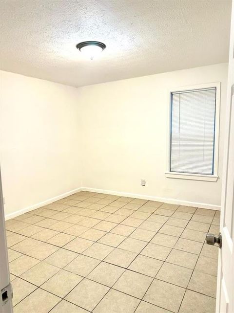 Condo For Sale - 6765 Baynes Hill Drive<br/> Clarkston, GA 30021