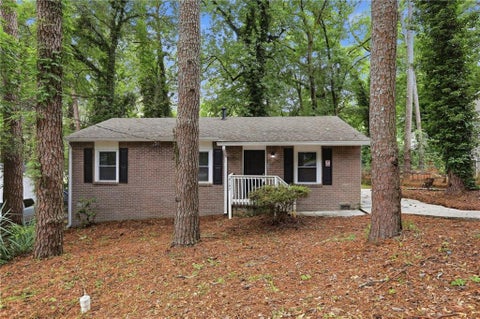 Homes For Sale - 2197 Swallow Circle<br/> Atlanta, GA 30315