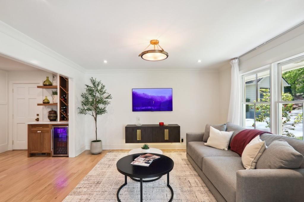 1007 Somerset Drive NW