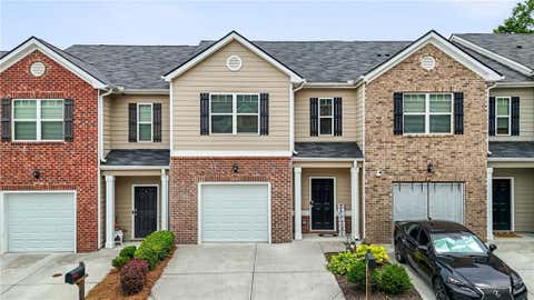 Townhouse For Sale - 6907 Rogers Point<br/> Lithonia, GA 30058