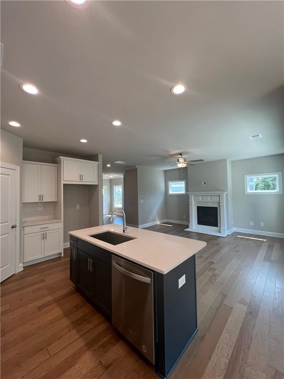 336 Lakeside Court